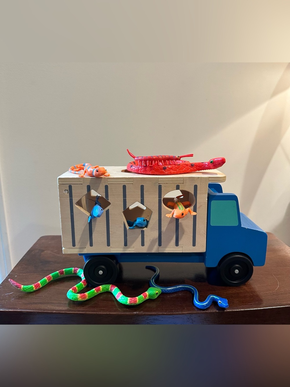 Melissa & Doug • wooden dump truck with reptiles instead of shapes • toy • kids